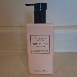 Victoria's Secret Bombshell Seduction Lotion - Light Pink